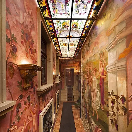 U Pava 4* Prague