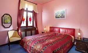 Hotell U Pava 4*