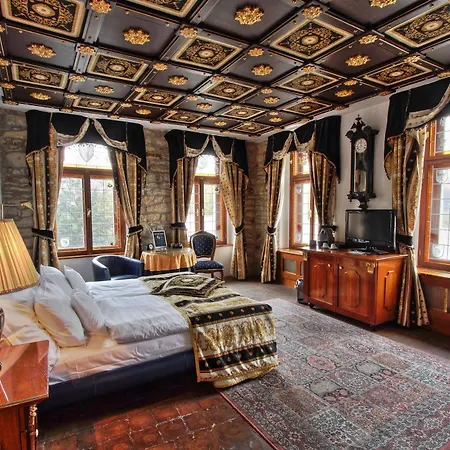 U Pava Hotell